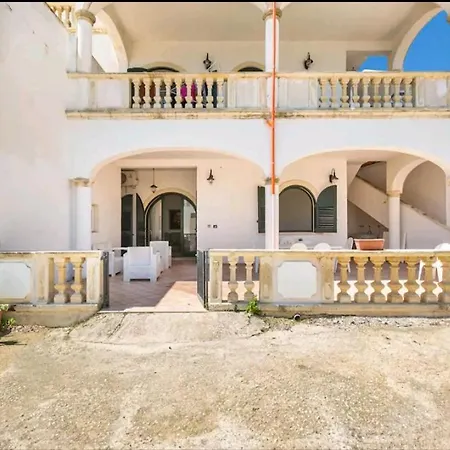 Apartmán Marea Leuca - Entire Heritage Seafront Estate & Parking Santa Maria di Leuca