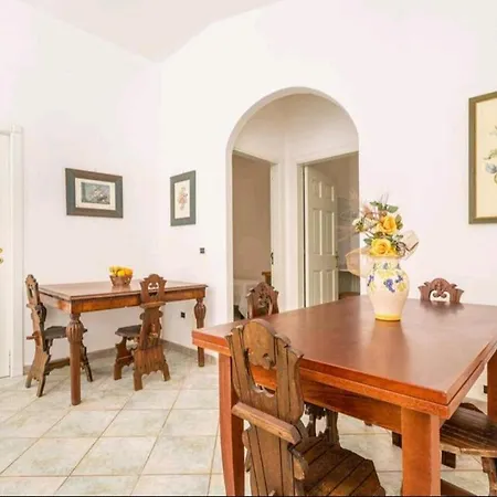 Marea Leuca - Entire Heritage Seafront Estate & Parking